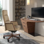 Офисное кресло-вращалка из норковой кожзаменителя