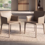 Chaise en cuir régénéré couleur vison