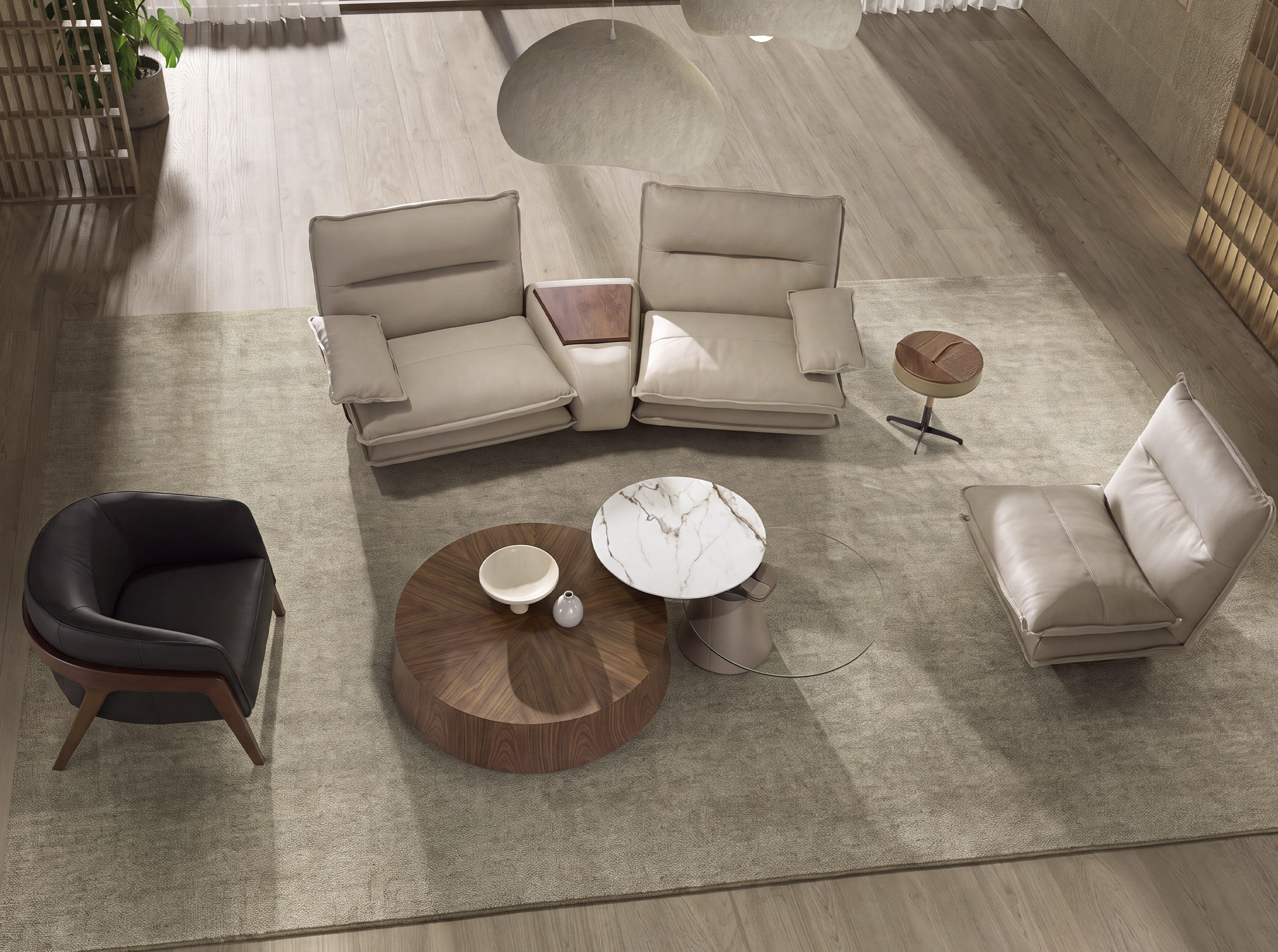 Fauteuil pivotant en cuir gris taupe Fauteuil pivotant en cuir gris taupe