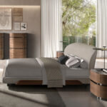 Lit en tissu gris clair