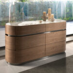 Commode en noyer, base en acier foncé et plateau en marbre céramique