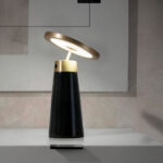 Lampe de bureau en marbre noir et acier doré