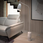 Lampada da terra in marmo calacatta e acciaio bianco