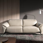 Lampada da terra in marmo calacatta e acciaio bianco