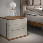 Tischleuchte aus goldenem Stahl und weißem Glas