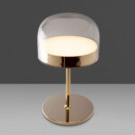 Lámpara de sobremesa en acero dorado y pantalla de cristal translúcido