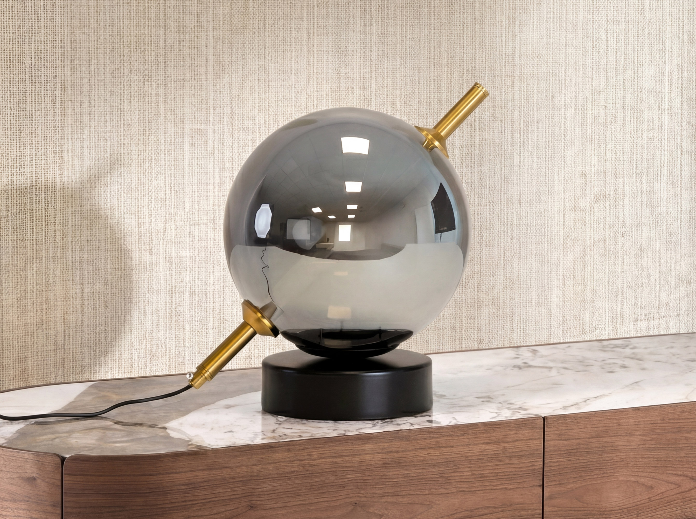 Lámpara sobremesa cristal efecto espejo fumé gris y acero negro Lámpara sobremesa cristal efecto espejo fumé gris y acero negro