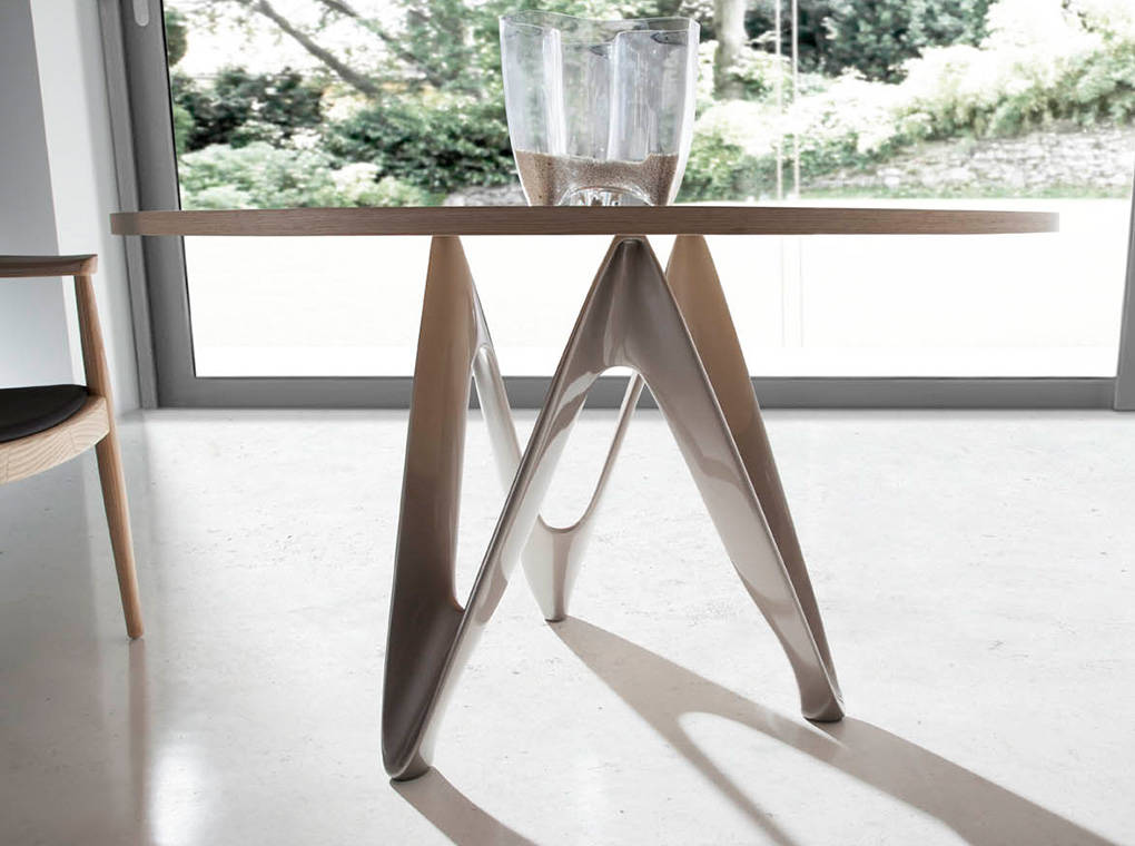 Dining table with fiberglass base and walnut top Dining table with fiberglass base and walnut top