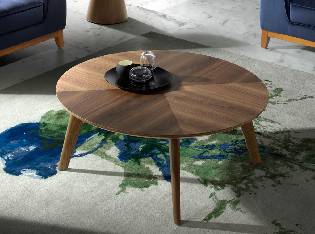 Walnut wood round coffee table Walnut wood round coffee table