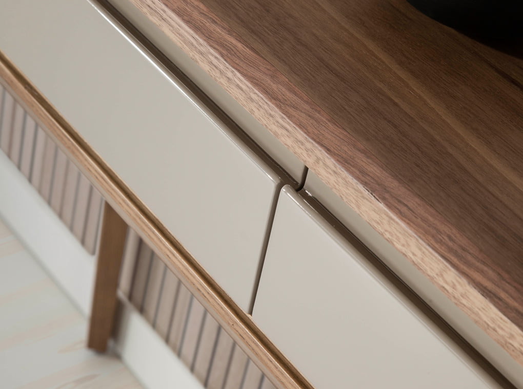 Hallway console with solid wooden legs and a walnut veneer structure Hallway console with solid wooden legs and a walnut veneer structure