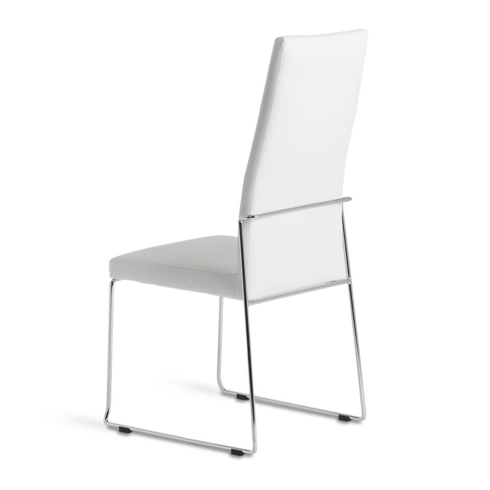 Stuhl aus Kunstleder mit verchromtem Stahlrahmen