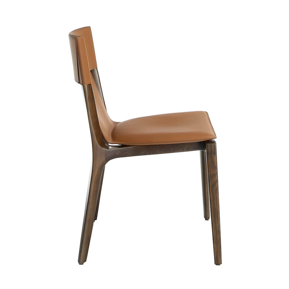 Chair upholstered in leather with structure in ash wood Chair upholstered in leather with structure in ash wood