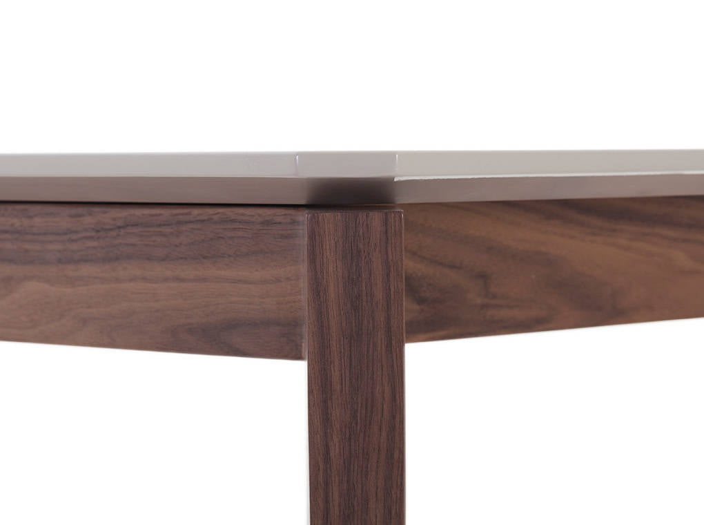 Dining table manufactured in wood with walnut plating Dining table manufactured in wood with walnut plating