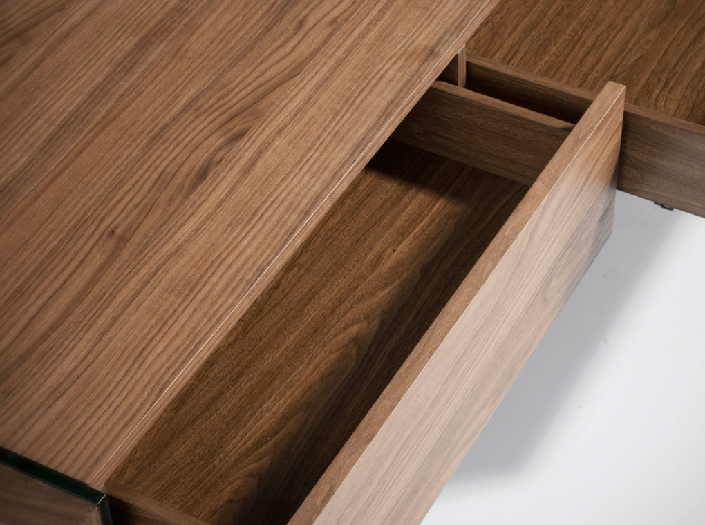 Walnut wood coffee table and tempered glass Walnut wood coffee table and tempered glass