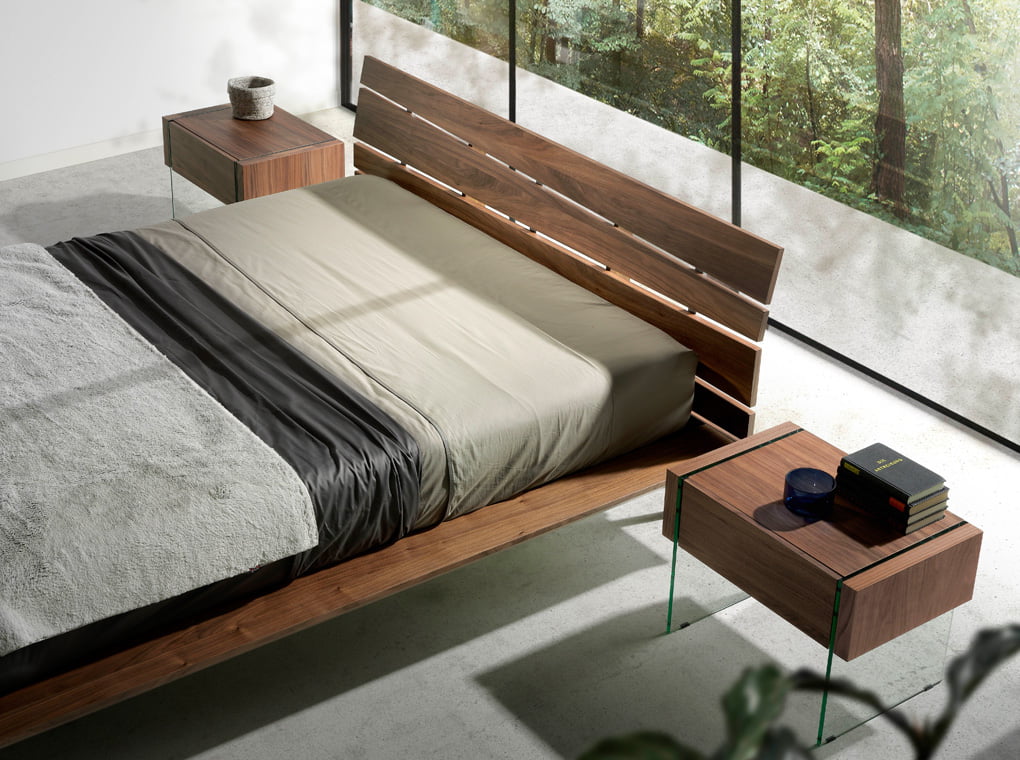 Walnut wood bed Walnut wood bed