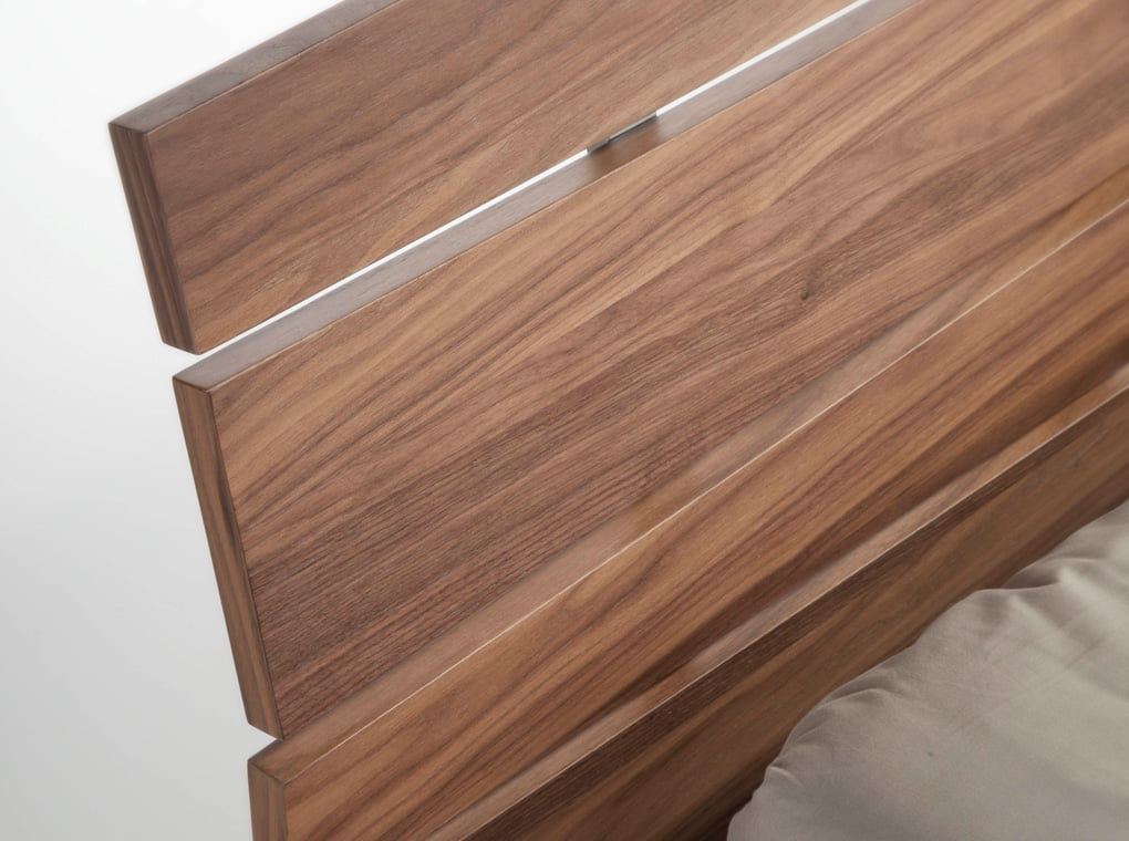 Walnut wood bed Walnut wood bed