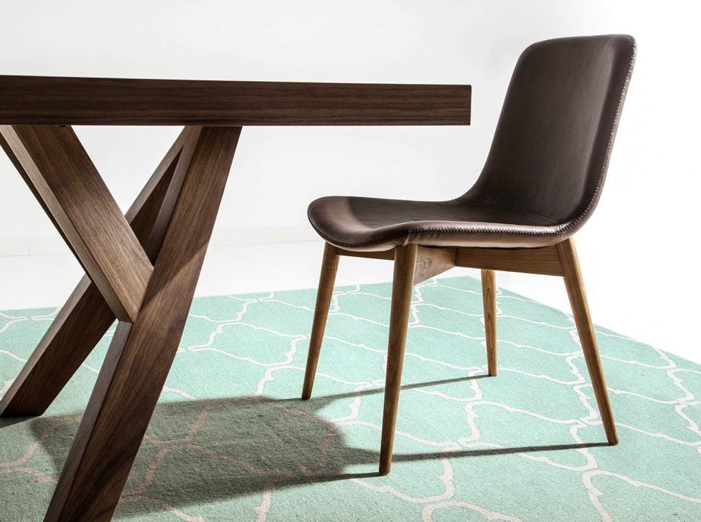 Solid wood dining table veneered in Nogal Solid wood dining table veneered in Nogal