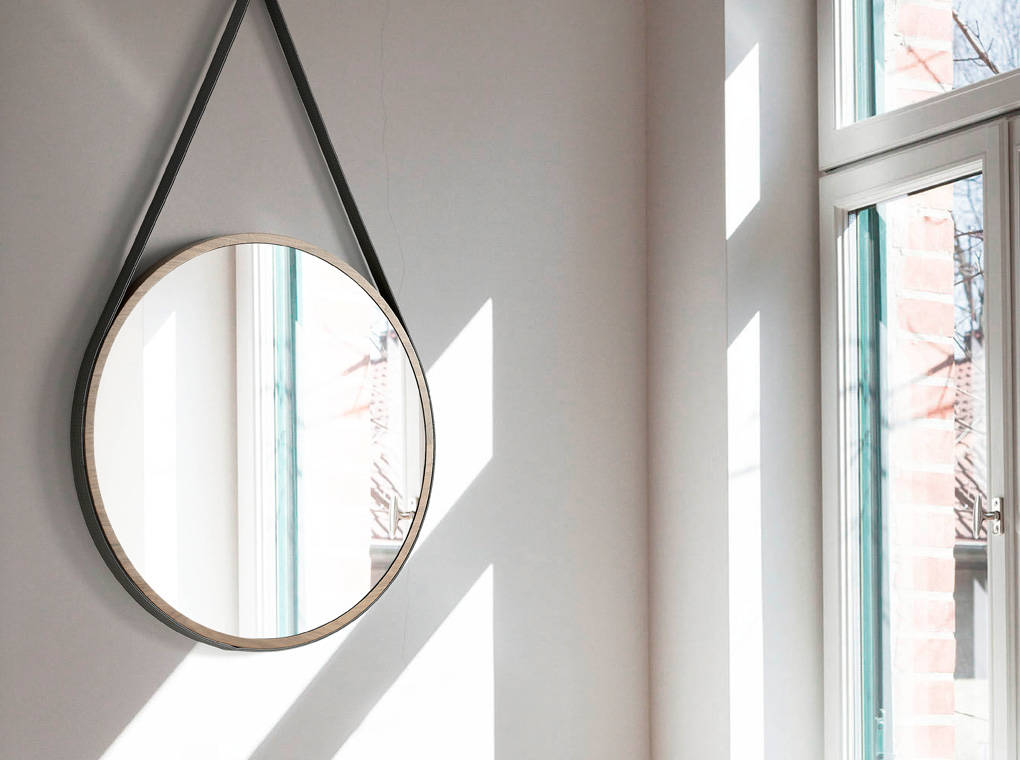 Mirror with frame manufactured in Walnut color Mirror with frame manufactured in Walnut color