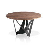 Обеденный стол из дерева орехового цвета и черной стали