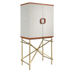 Buffet haut, tissu, noyer et acier poli doré