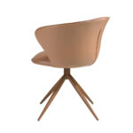 Chaise pivotante en similicuir camel