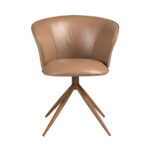Chaise pivotante en similicuir camel