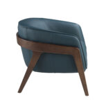 Fauteuil en cuir bleu pétrole