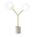 Lampe de table en marbre calacatta, acier doré et verre blanc