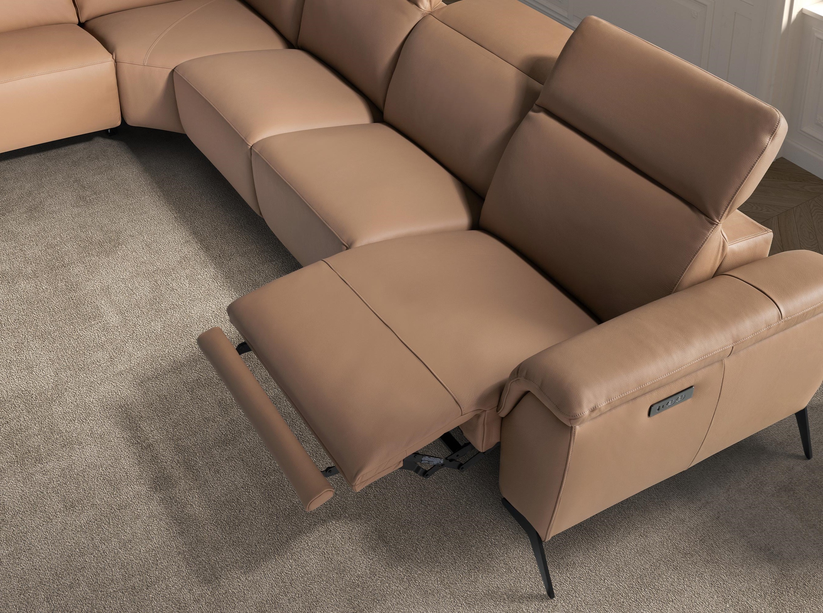 Модульный диван шезлонг с функцией релаксации, левый, из коричневой кожи Модульный диван шезлонг с функцией релаксации, левый, из коричневой кожи