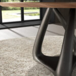 Mesa comedor redonda nogal y fibra vidrio gris oscuro metal