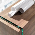 Buffet en bois de noyer et verre trempé