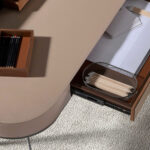 Coiffeuse en similicuir, noyer et acier gris