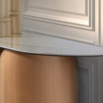 Овальная консоль из керамогранита и стали бронзового цвета