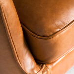 Poltrona Chester in pelle marrone