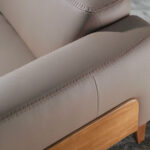 2-Sitzer-Sofa mit Lederbezug und Walnussholzrahmen
