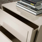 Chiffonnier en bois de couleur Brouillard et Noyer