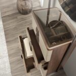 Chiffonier en cuir, noyer, acier gris et plateau en verre fumé brun avec miroir