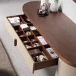 Escritorio tocador polipiel, nogal y madera tapizada en polipiel visón