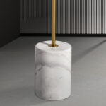 Lampada da terra in marmo calacatta, acciaio dorato e vetro bianco