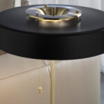 Tischleuchte aus vergoldetem Aluminium und schwarzem Aluminium