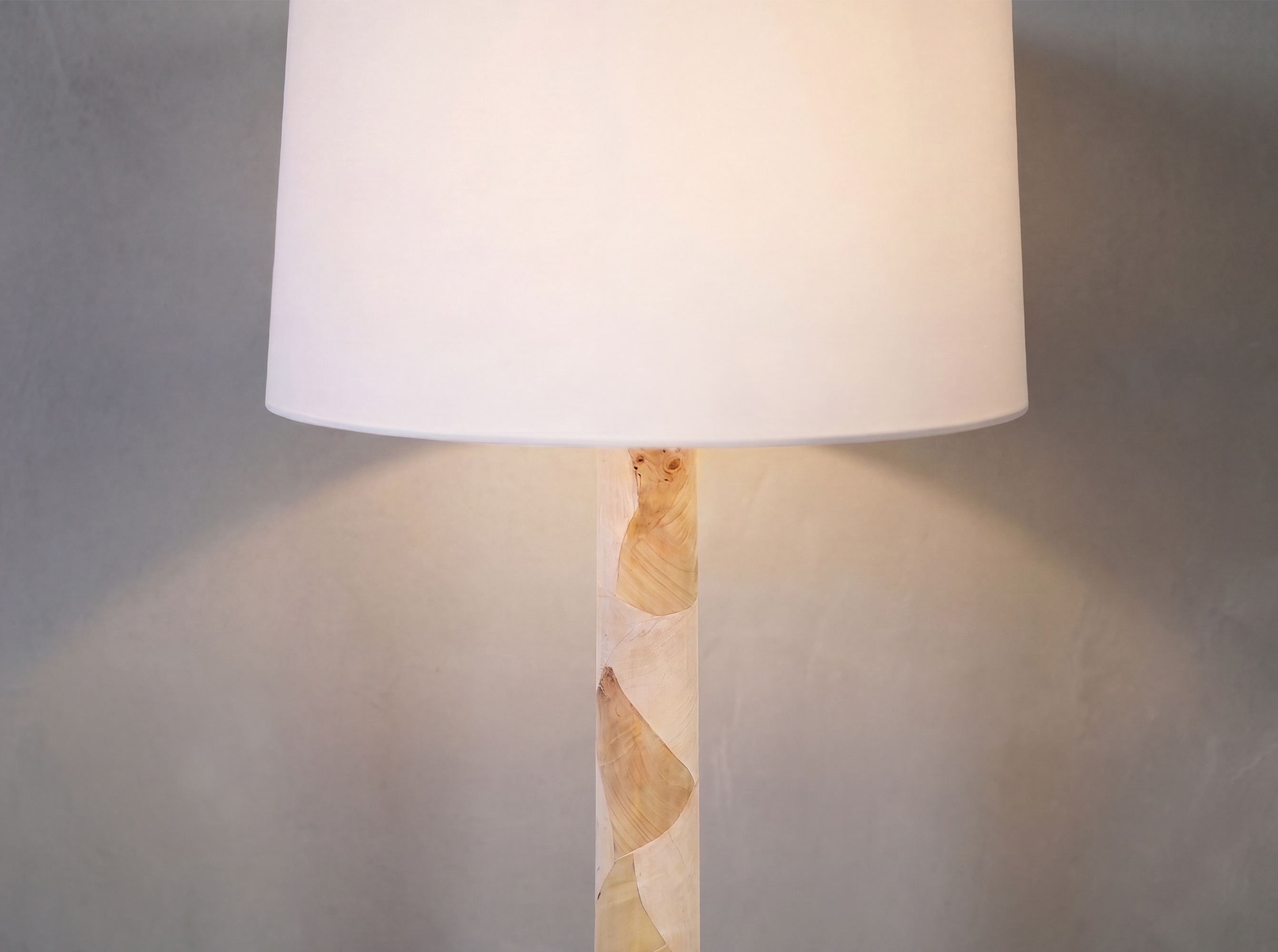 Floor lamp with white shade and burl veneer wrapped body Floor lamp with white shade and burl veneer wrapped body