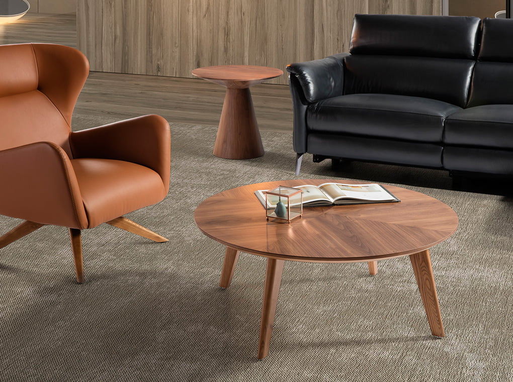 Walnut wood corner table Walnut wood corner table