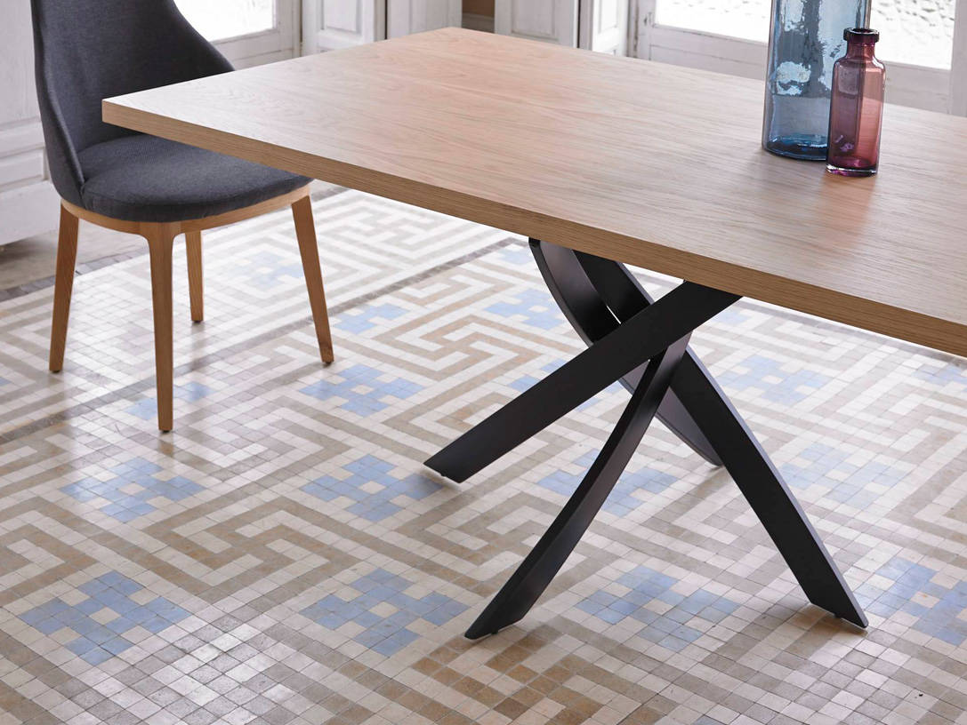 Dining table with an lacquered steel base and walnut top Dining table with an lacquered steel base and walnut top