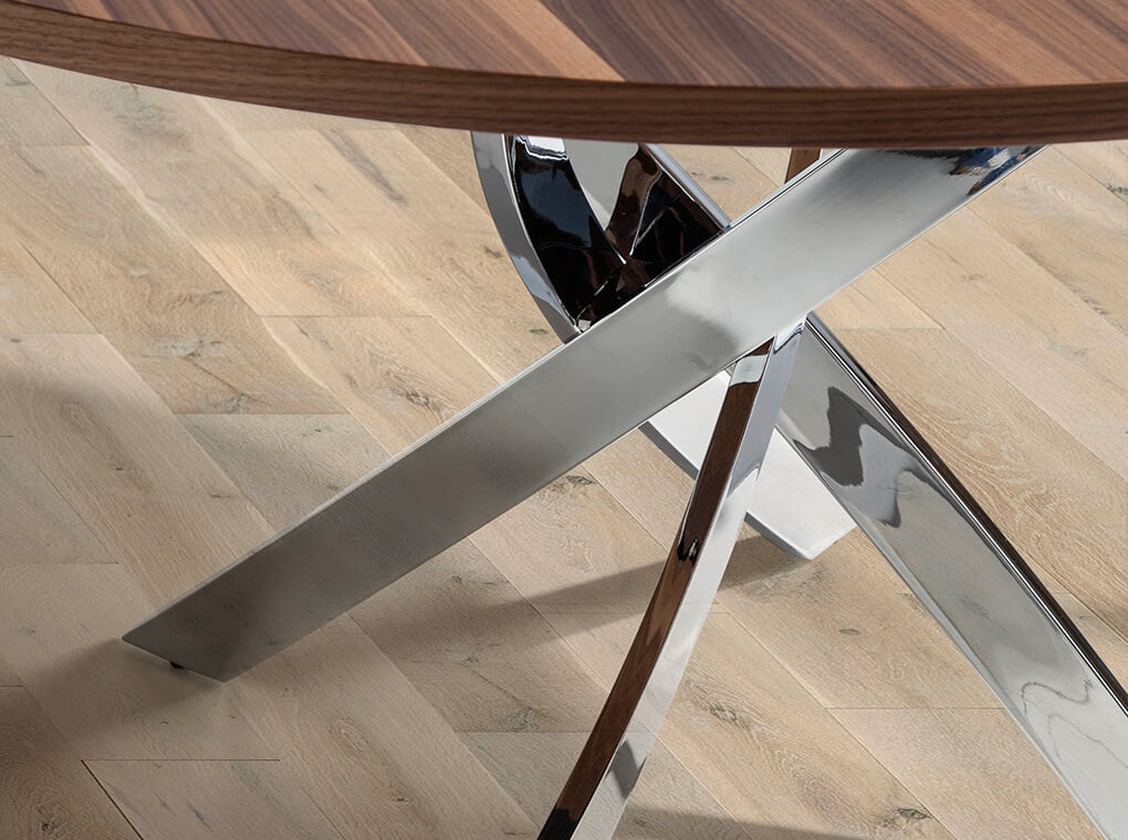 Dining table with an lacquered steel base and walnut top Dining table with an lacquered steel base and walnut top