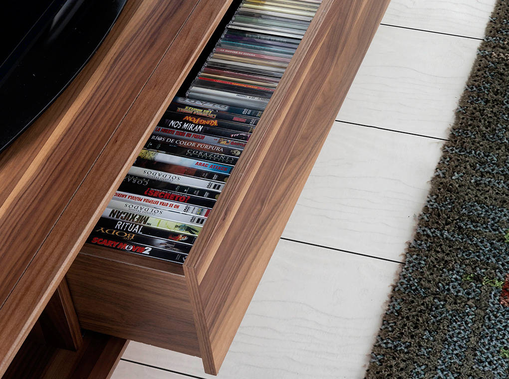 Walnut wood and chromed steel TV cabinet Walnut wood and chromed steel TV cabinet