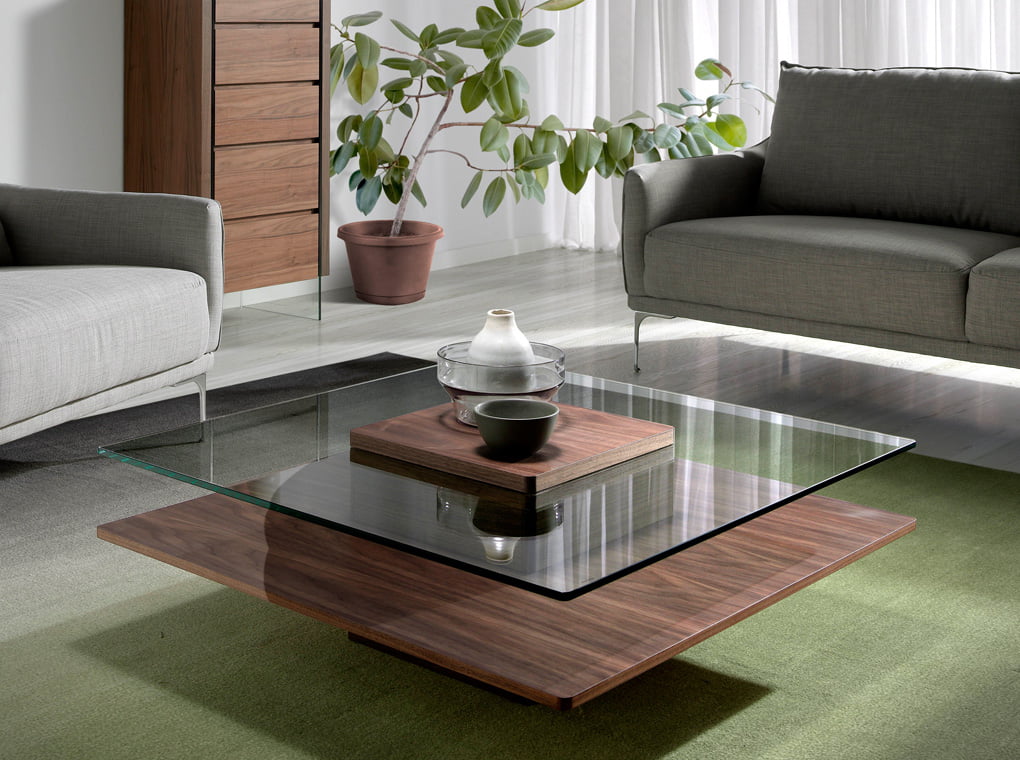 Square coffee table in tempered glass and Walnut wood Square coffee table in tempered glass and Walnut wood