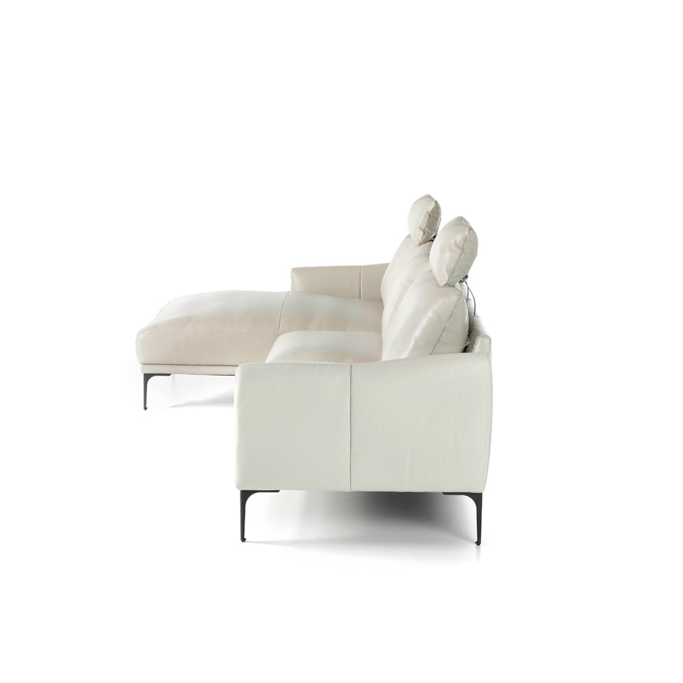 Chaise longue sofa upholstered in leather Chaise longue sofa upholstered in leather