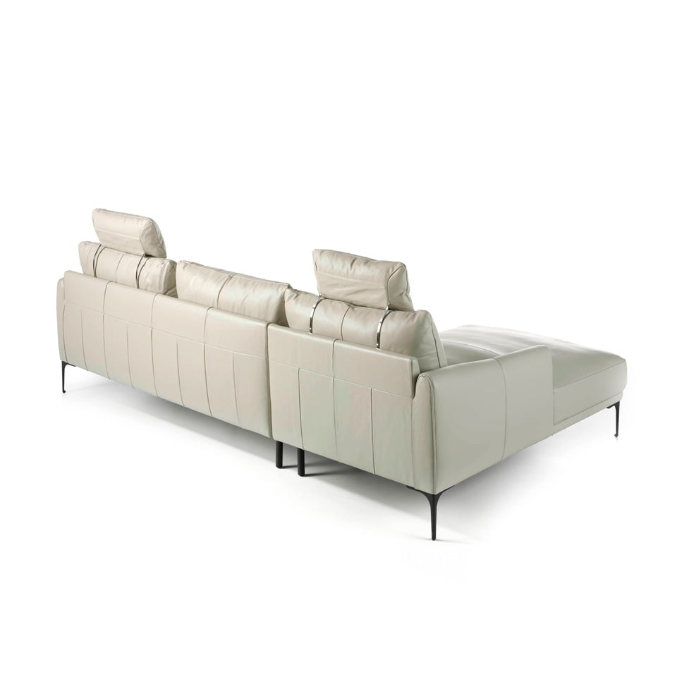 Chaise longue sofa upholstered in leather Chaise longue sofa upholstered in leather