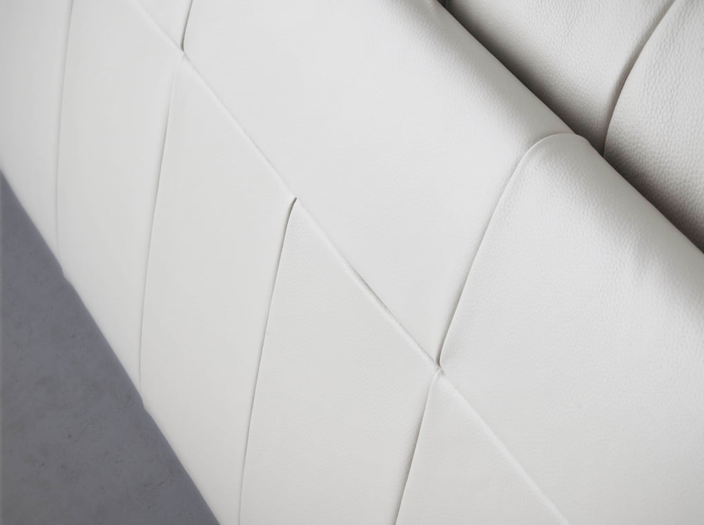Chaise longue sofa upholstered in leather Chaise longue sofa upholstered in leather