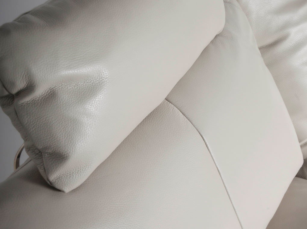 Chaise longue sofa upholstered in leather Chaise longue sofa upholstered in leather